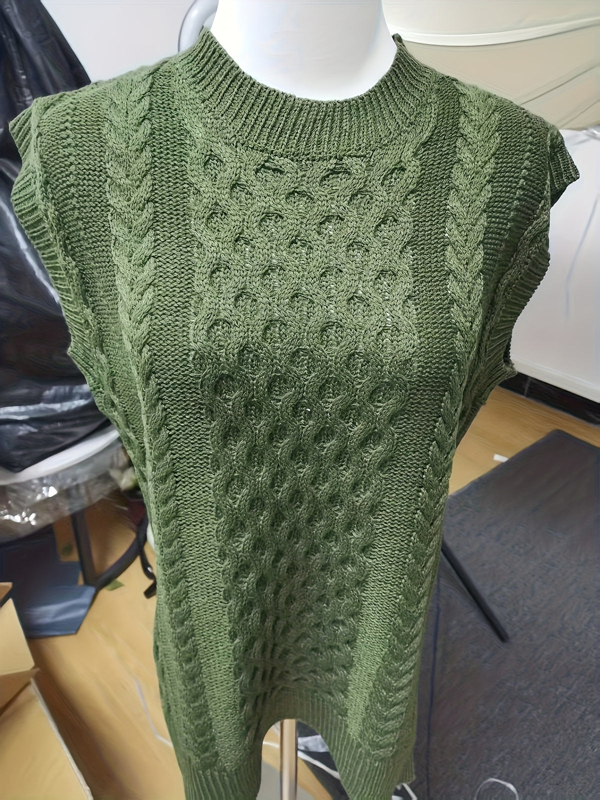 Imogen | Cable Knit Sleeveless Vest - view 9