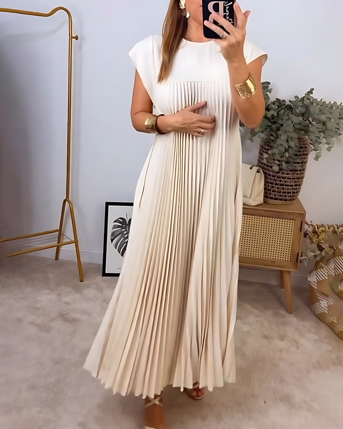 Pleated crew neck maxi dress with cap sleeves and side pockets - view 17