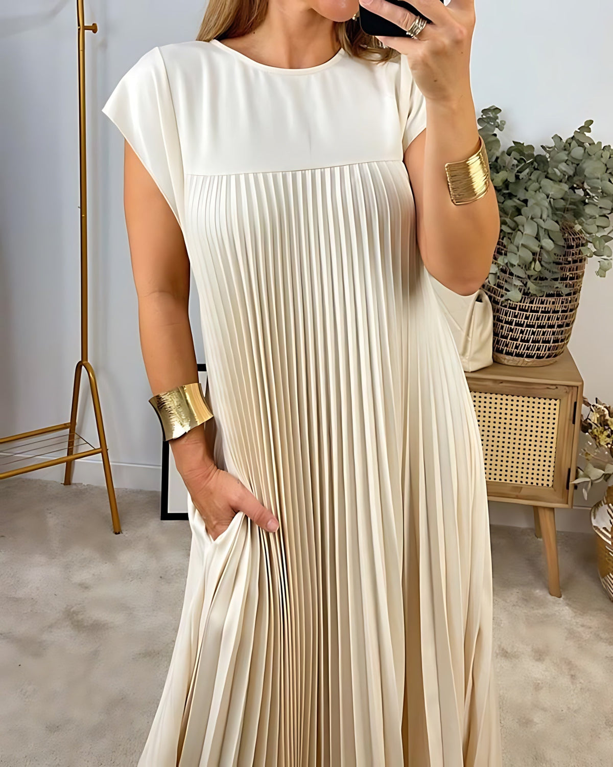 Pleated crew neck maxi dress with cap sleeves and side pockets - view 2
