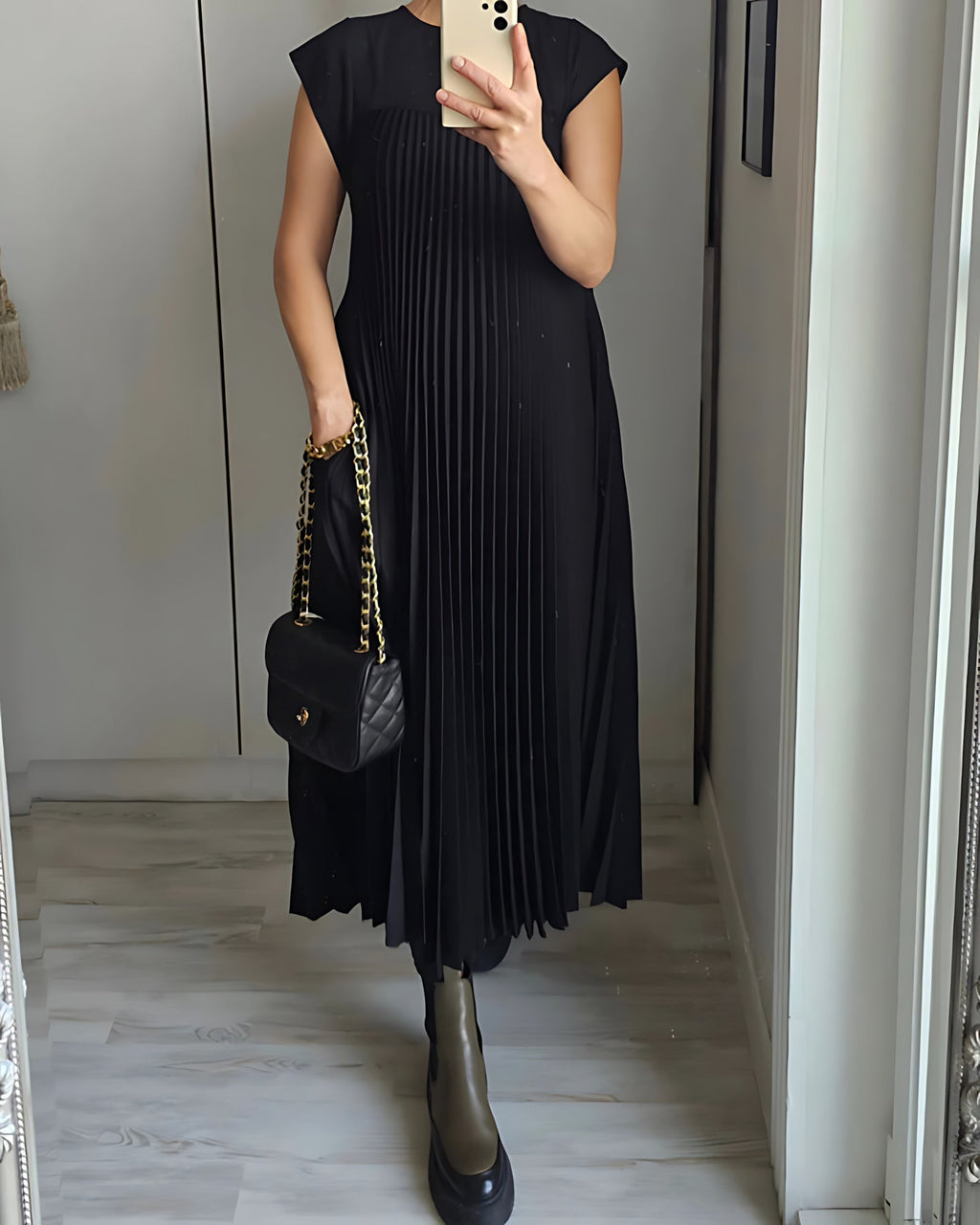Pleated crew neck maxi dress with cap sleeves and side pockets - view 25